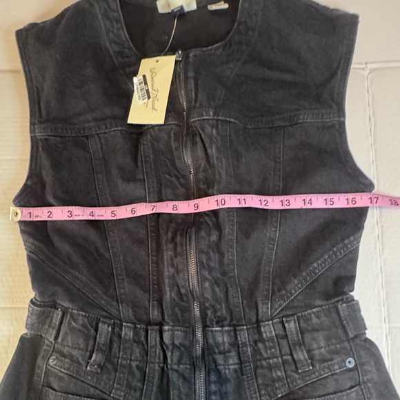 NWT Universal Thread Sleeveless Denim Jumpsuit Zip Front Coveralls Size 4 Black - Picture 7 of 15